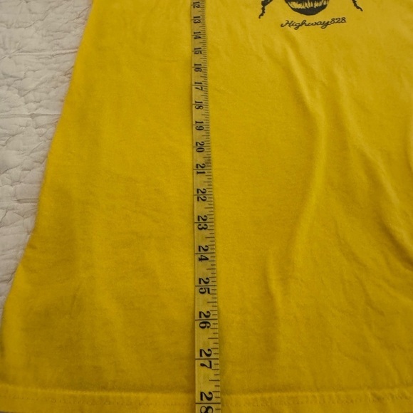 HIGHWAY 828  BEE KIND tee in yellow.  Size XL - Picture 4 of 4